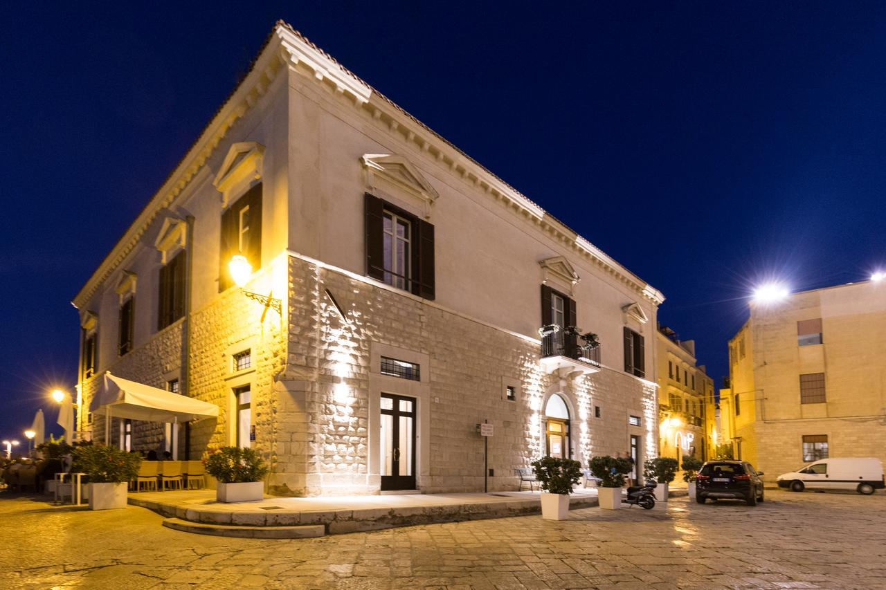 Palazzo Filisio - Regia Restaurant Hotel Trani Eksteriør billede